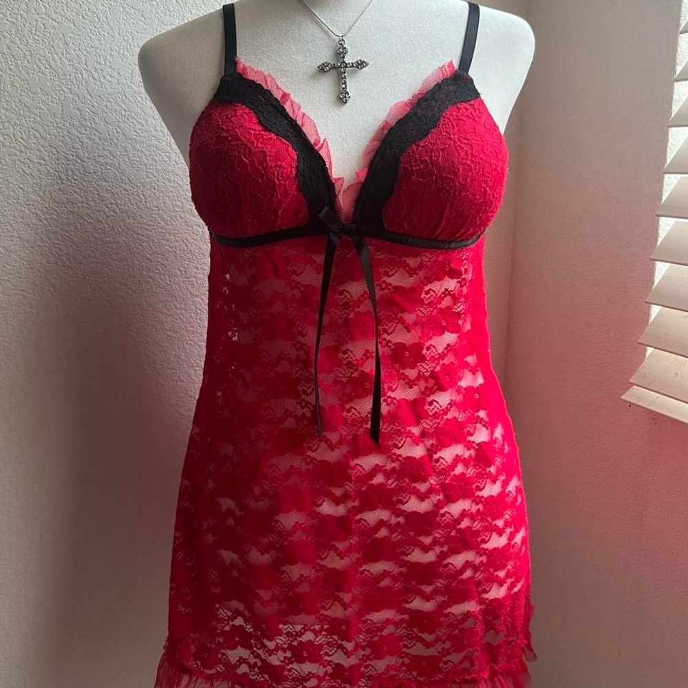 Apt. 9 Red and Black Lace Chemise with Floral Pattern